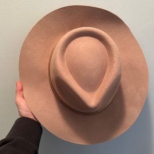 Tan fedora